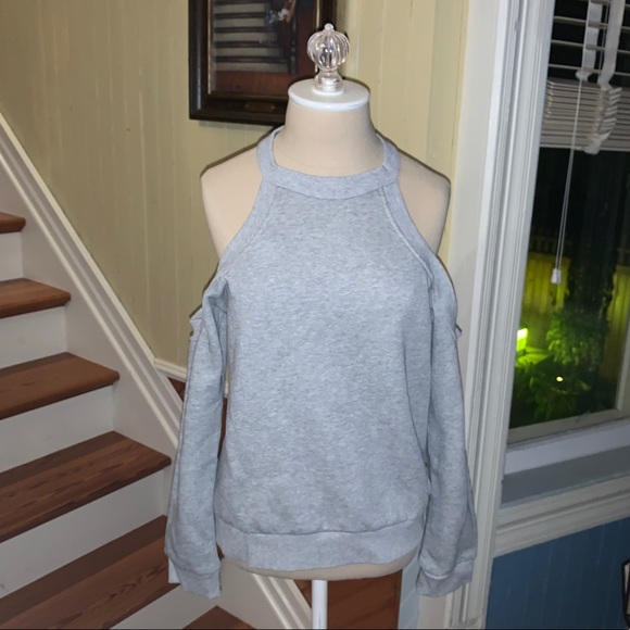 Tobi cute gray off the shoulder crew sweater 🦄 - Picture 3 of 16